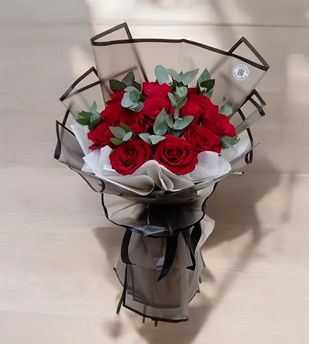 Classic 12 Red Rose Bouquet