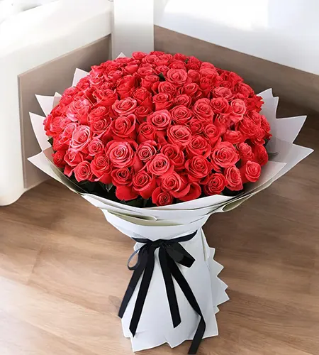 Delightful 100 Stems of Red Roses – Fresh, Bold & Beautiful