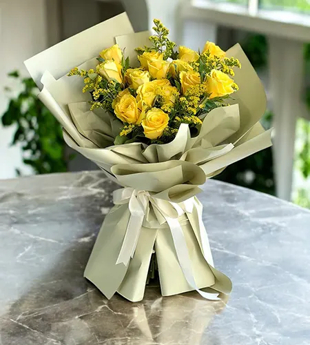 Yellow Sunshine 20 Roses Bouquet