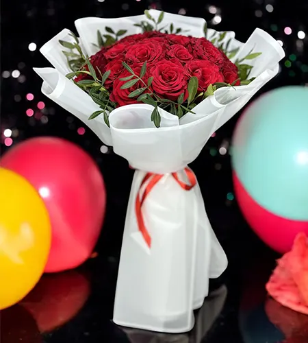 Red Roses Romantic Bunch