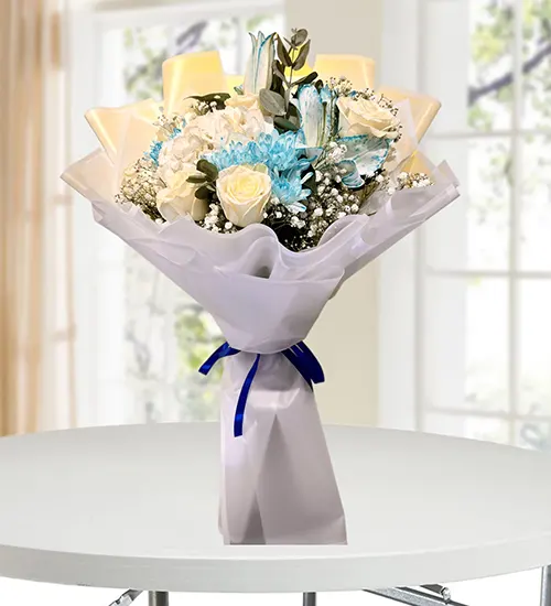 Adorable Mix White Roses Bouquet