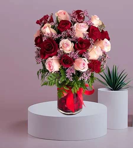 Red and Pink Rose Glass Vase Arrangement - 30 Roses