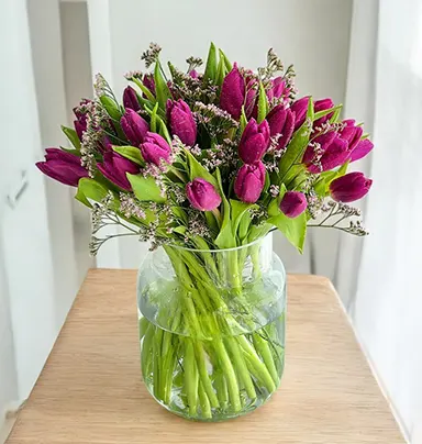 30 Purple Tulips in Va...
